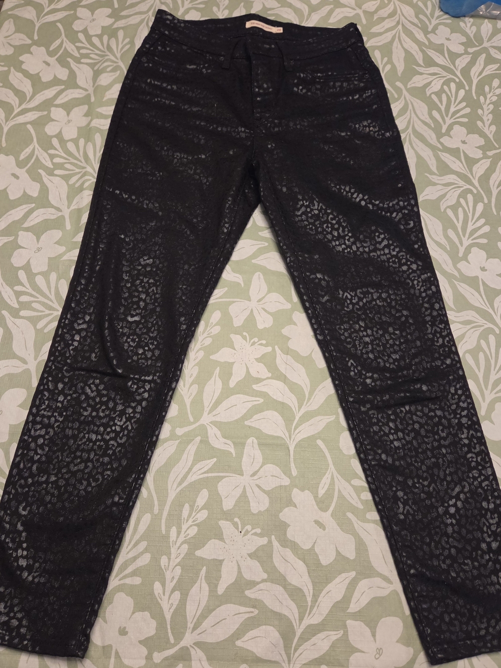 Levi’s Black 721 Skinny Cheetah Print Wild Cat Foil Design Pants Size 28